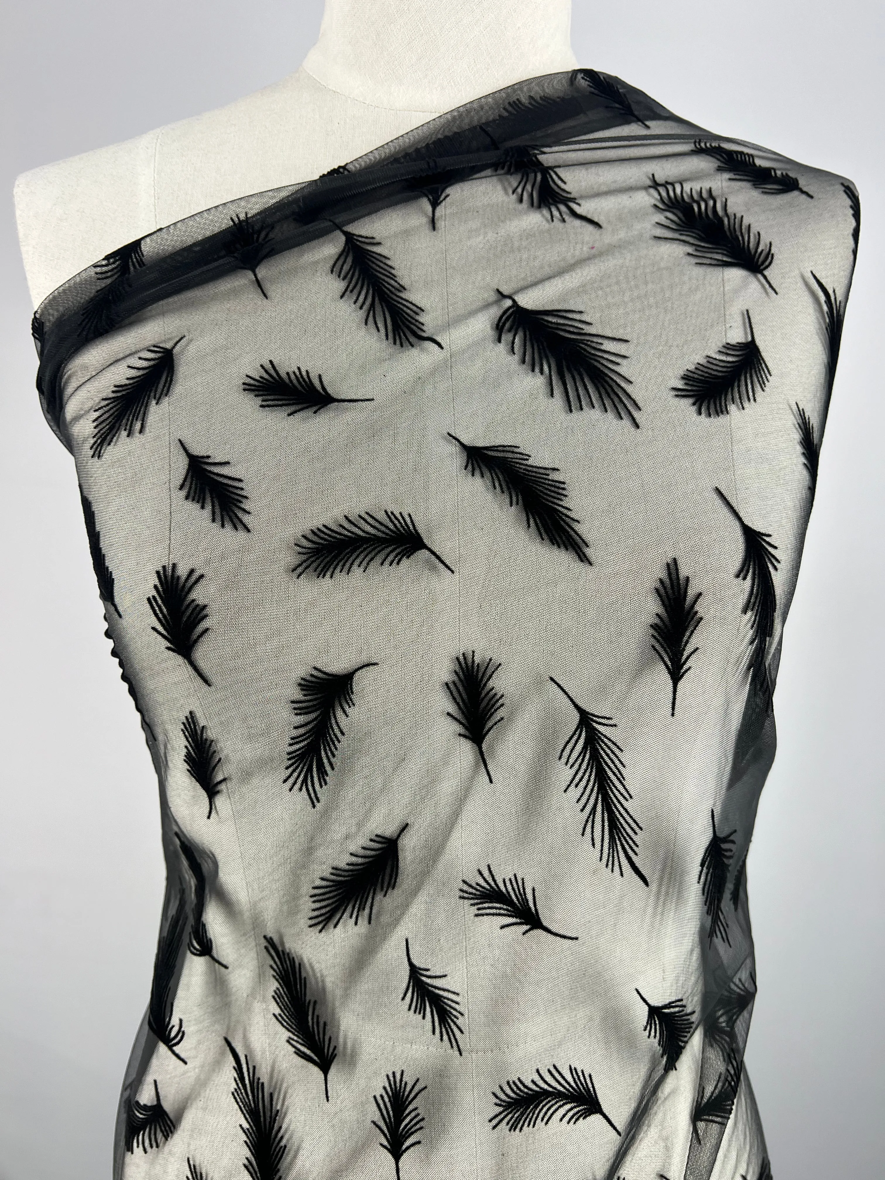Evening Tulle Lace - Black Feathers - 160cm