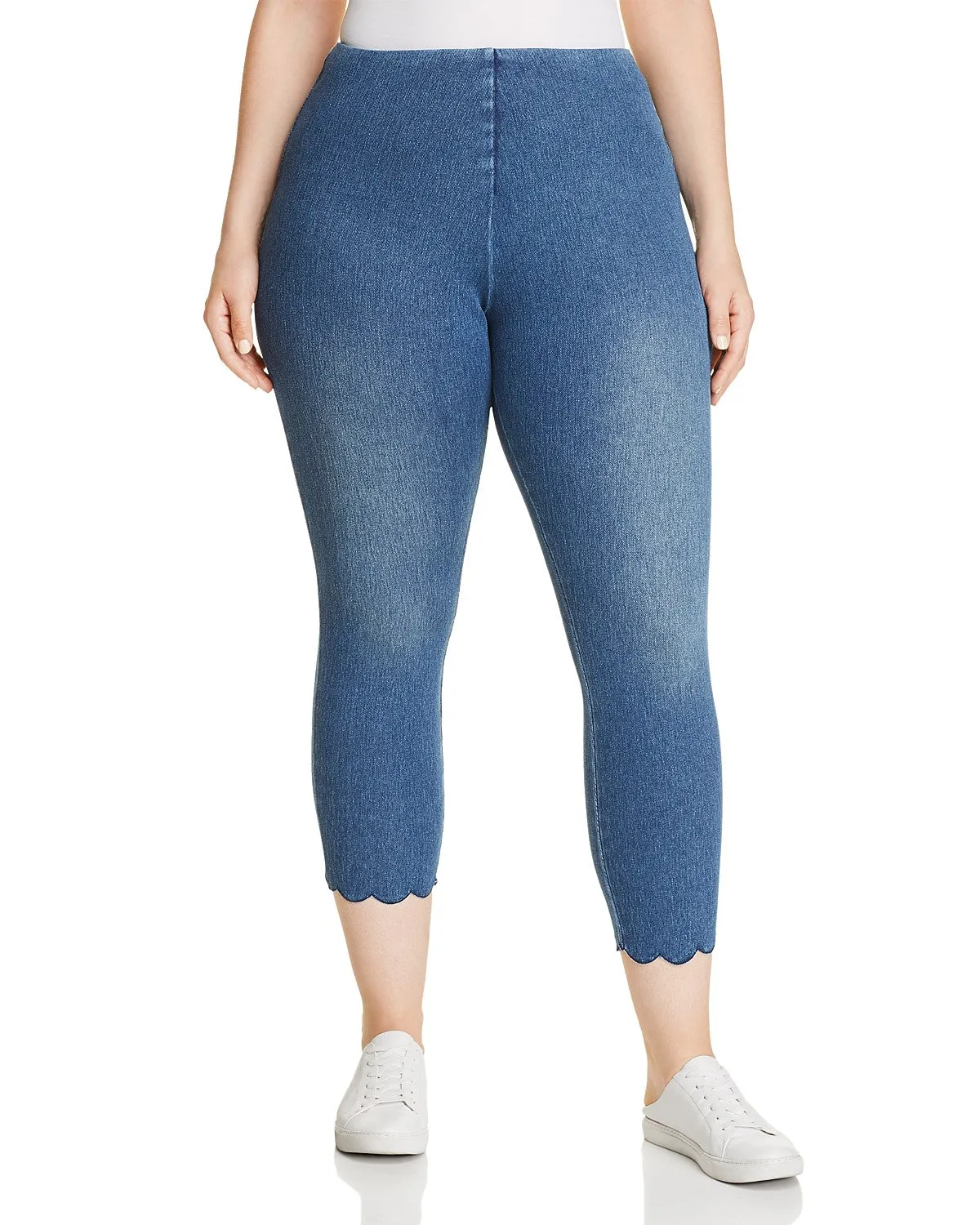 Lysse Denim Scallop Edge Capri Leggings in Medium Wash